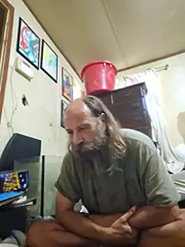 Snapshot of Beyond1978 chatting on 06-14-26, 02:51 Beyond1978 online show from 06-14-26, 02:51