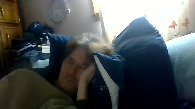 Snapshot of frankie7inch chatting on 06-24-26, 10:58 frankie7inch online show from 06-24-26, 10:58