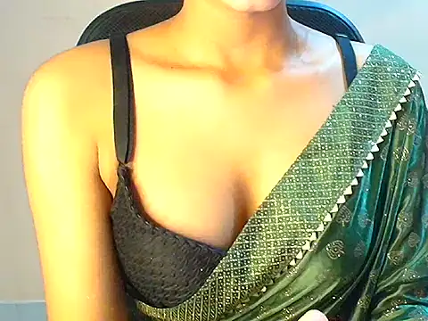Snapshot of Chandani-Love chatting on 05-23-26, 07:07 Chandani-Love online show from 05-23-26, 07:07