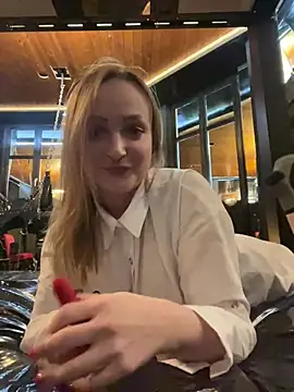 LadyTatiana online show from 01-17-25, 03:32