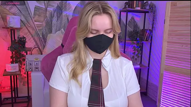 KellyPoter online show from 06-19-26, 09:04