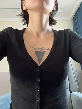 kikidoll online show from 04-15-26, 03:23