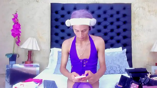 NahomiWhitel online show from 01-13-26, 07:18