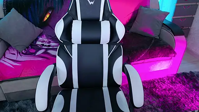 Aurora Natsuki online show from 11-30-25, 10:27