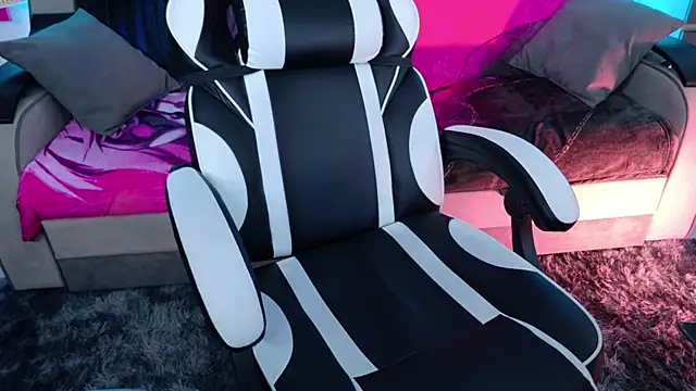 Aurora Natsuki online show from 11-23-25, 10:58