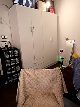 Mila Lovi online show from 04-04-26, 10:00