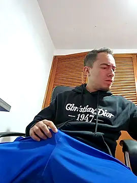 Snapshot of dragon1006 chatting on 02-07-26, 04:31 dragon1006 online show from 02-07-26, 04:31