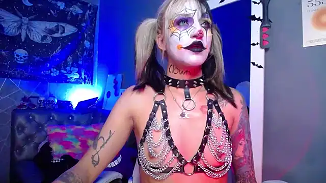 Snapshot of amelierouss chatting on 05-30-26, 02:29 amelierouss online show from 05-30-26, 02:29