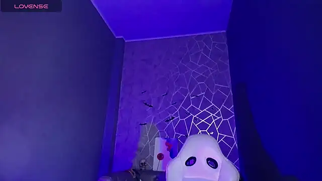 Snapshot of amelierouss chatting on 02-04-26, 03:34 amelierouss online show from 02-04-26, 03:34