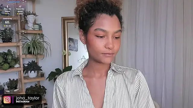 Snapshot of Johaphyton chatting on 11-25-25, 09:04 Johaphyton online show from 11-25-25, 09:04