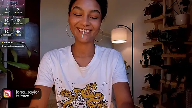 Snapshot of Johaphyton chatting on 12-03-24, 10:12 Johaphyton online show from 12-03-24, 10:12