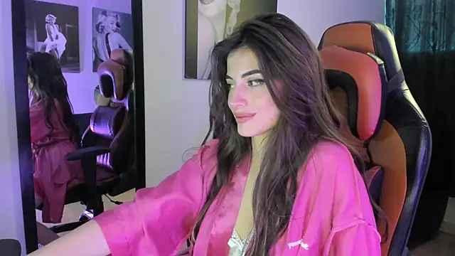 Snapshot of Megga_Bluee chatting on 02-01-25, 10:12 Megga Bluee online show from 02-01-25, 10:12