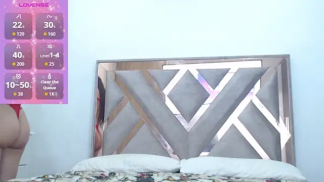 CorinaSmith28 online show from 04-10-26, 09:00