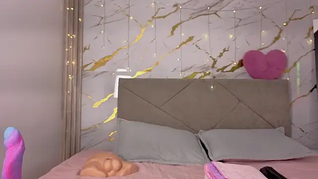 Snapshot of agatha_97_ chatting on 02-19-26, 03:36 agatha 97 online show from 02-19-26, 03:36