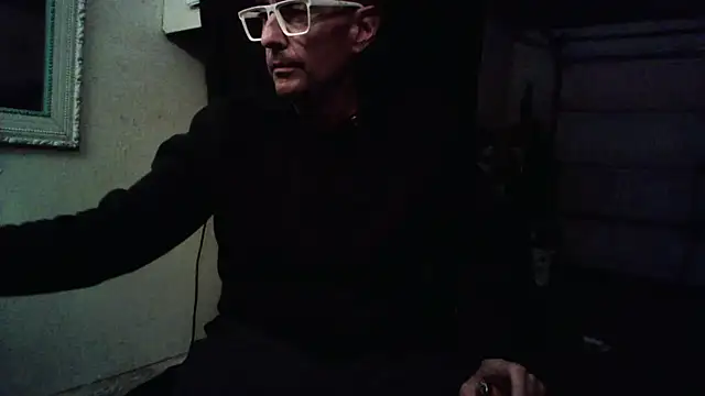 Snapshot of Pumpndeep chatting on 09-19-25, 09:24 Pumpndeep online show from 09-19-25, 09:24