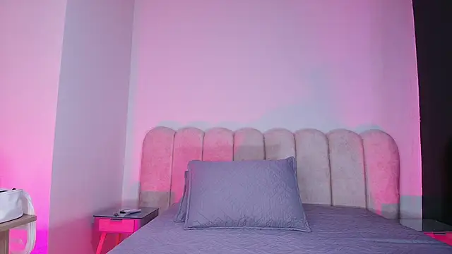 mia stanfort online show from 11-22-25, 07:13