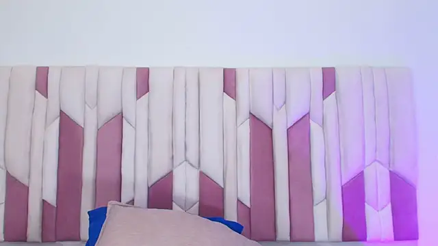 mia stanfort online show from 10-24-25, 07:13