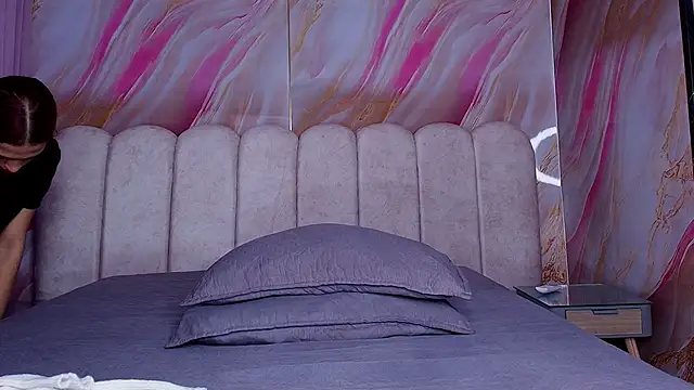 mia stanfort online show from 03-20-26, 07:15