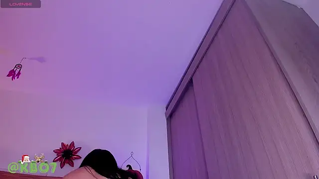 kimberly latin online show from 11-21-25, 06:51