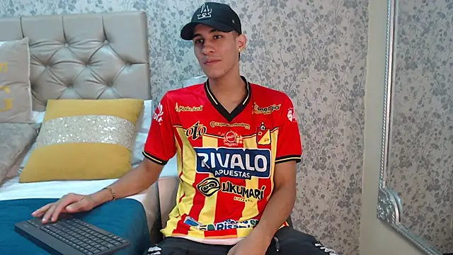 Snapshot of JakeMoxley chatting on 03-15-25, 08:32 JakeMoxley online show from 03-15-25, 08:32