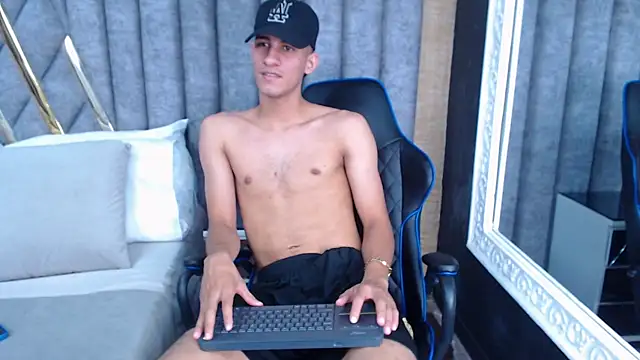 Snapshot of JakeMoxley chatting on 03-06-25, 03:02 JakeMoxley online show from 03-06-25, 03:02