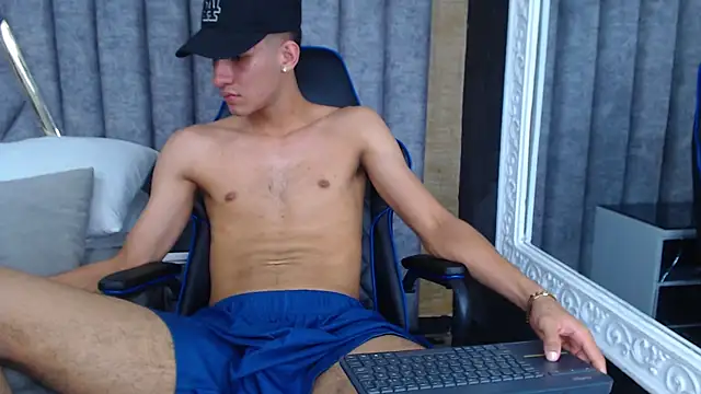 Snapshot of JakeMoxley chatting on 03-10-25, 06:38 JakeMoxley online show from 03-10-25, 06:38