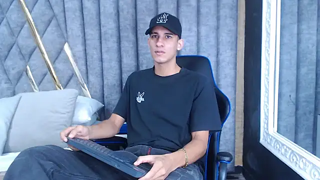 Snapshot of JakeMoxley chatting on 03-16-25, 01:38 JakeMoxley online show from 03-16-25, 01:38