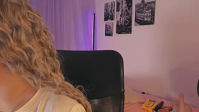 emilyrouxe online show from 10-02-25, 03:04