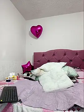 Snapshot of Melinaa-sex chatting on 12-04-25, 10:14 Melinaa-sex online show from 12-04-25, 10:14