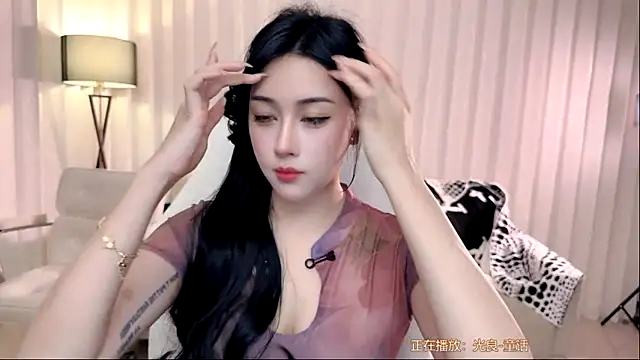 Snapshot of K-moumou chatting on 10-15-25, 03:31 K-moumou online show from 10-15-25, 03:31