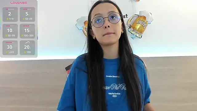 Snapshot of nataliiiiia chatting on 09-26-25, 12:12 nataliiiiia online show from 09-26-25, 12:12