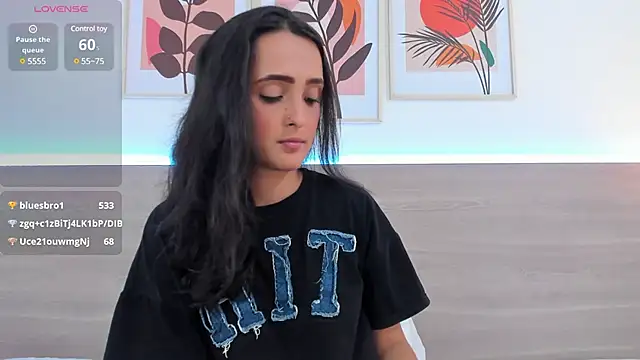 Snapshot of nataliiiiia chatting on 03-21-25, 05:45 nataliiiiia online show from 03-21-25, 05:45