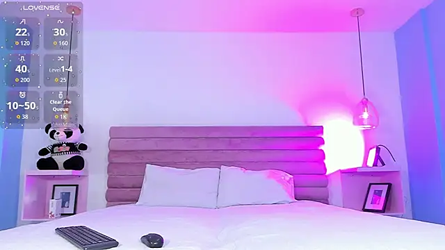 Snapshot of AbyCooper chatting on 12-17-25, 12:21 AbyCooper online show from 12-17-25, 12:21