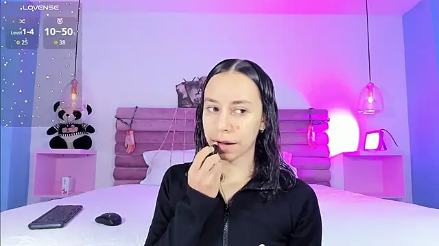 Snapshot of AbyCooper chatting on 10-19-25, 12:52 AbyCooper online show from 10-19-25, 12:52