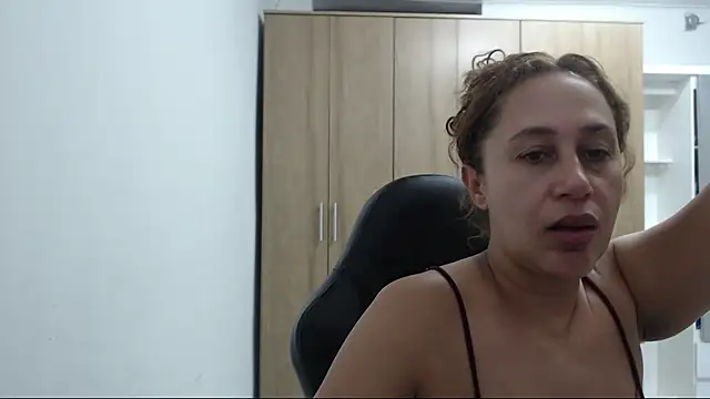 RoxanaLove9 online show from 11-03-25, 10:13