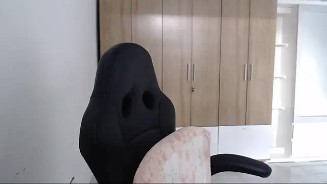 RoxanaLove9 online show from 11-10-25, 09:31