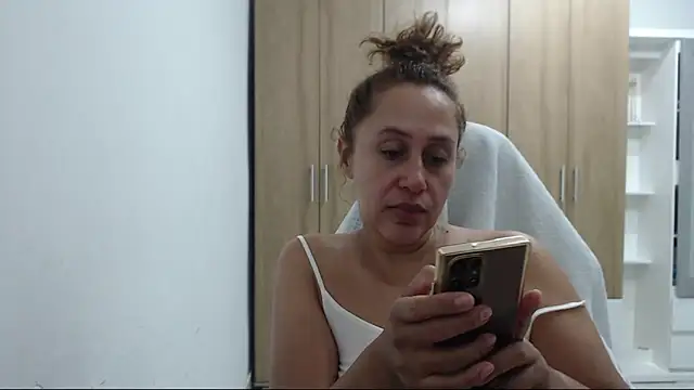 RoxanaLove9 online show from 12-01-25, 02:45