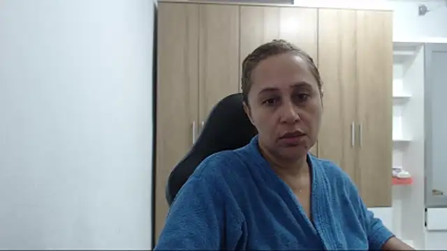 Snapshot of RoxanaLove9 chatting on 05-04-26, 11:07 RoxanaLove9 online show from 05-04-26, 11:07