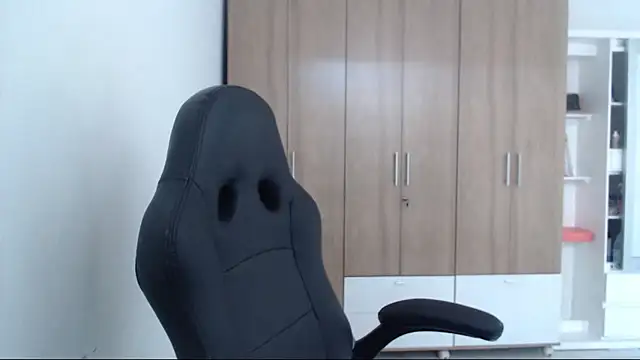 RoxanaLove9 online show from 02-27-26, 05:57