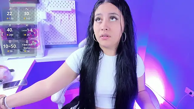 Annie9  online show from 11-22-25, 04:11