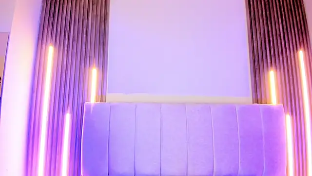 Annie9  online show from 04-18-26, 03:31