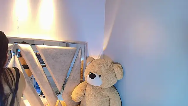 Annie9  online show from 09-28-25, 04:30