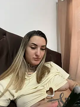 hotskinny1 online show from 05-12-26, 12:55