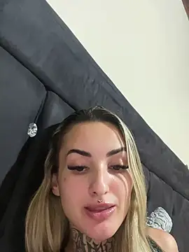 hotskinny1 online show from 03-21-25, 03:22