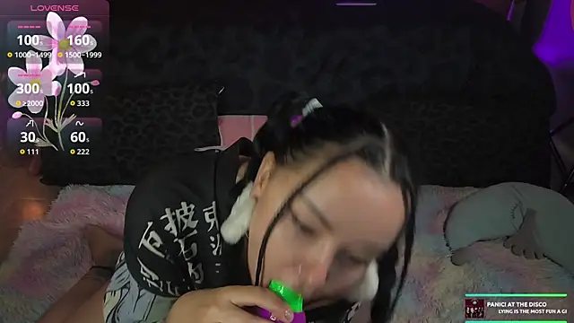 kellycakemeow online show from 11-17-25, 05:00