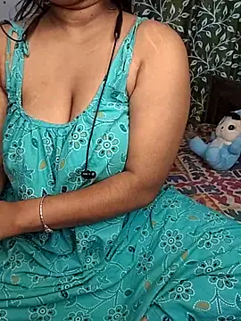 Hottyalia online show from 10-10-25, 12:33