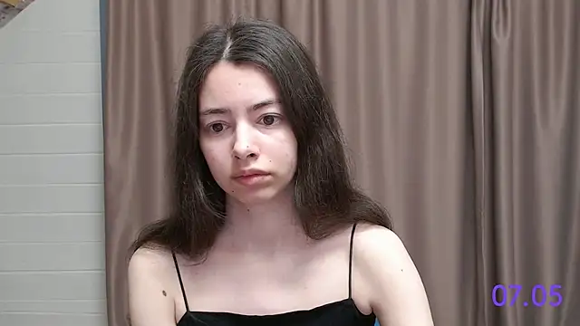 Snapshot of sweet_sweet_angel chatting on 05-07-26, 09:23 sweet sweet angel online show from 05-07-26, 09:23