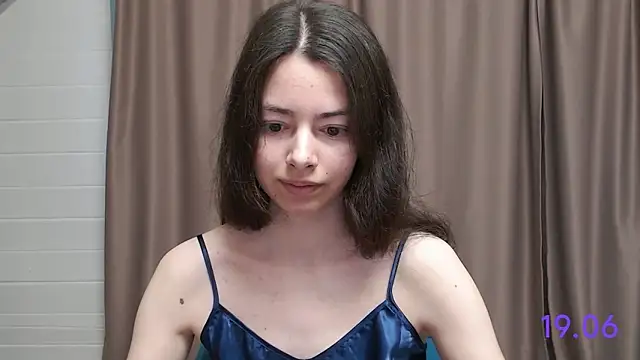 Snapshot of sweet_sweet_angel chatting on 06-19-26, 08:20 sweet sweet angel online show from 06-19-26, 08:20