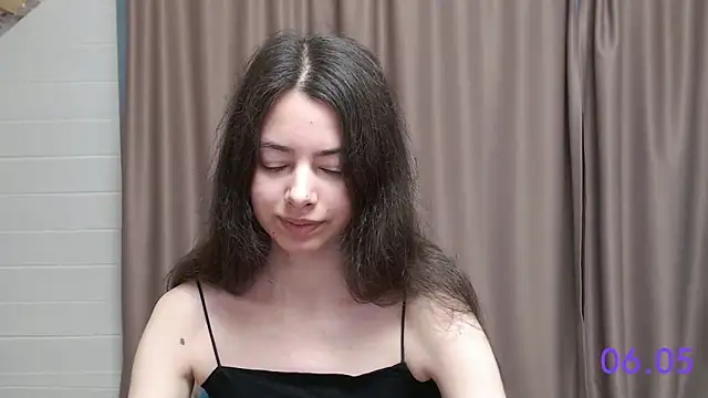 Snapshot of sweet_sweet_angel chatting on 05-06-26, 09:24 sweet sweet angel online show from 05-06-26, 09:24
