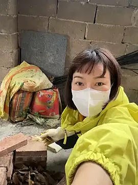 Linda-LL online show from 10-22-25, 05:29